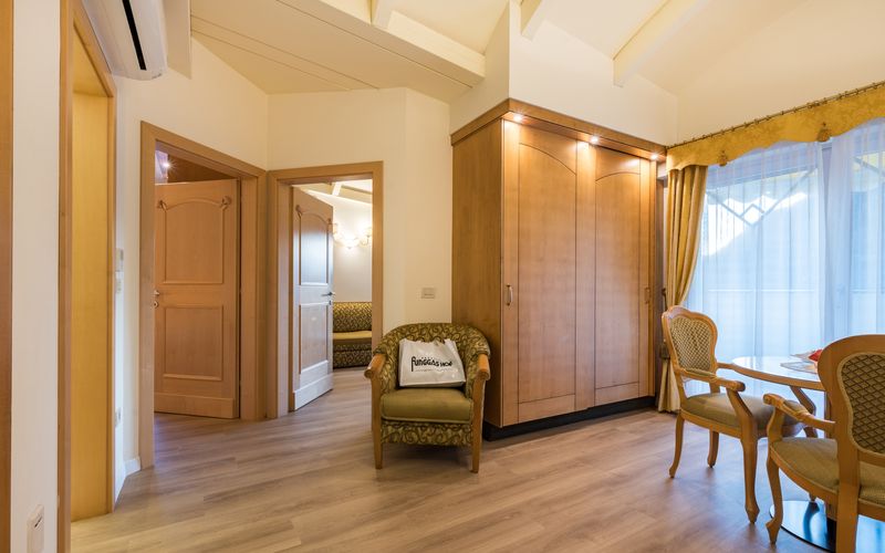 Familienfreundliches Hotel Funggashof mit Außenpool und Liegewiese in Südtirol