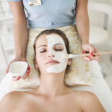 Wellnessbereich im Funggashof Hotel mit Pool und Ruheliegen in Südtirol