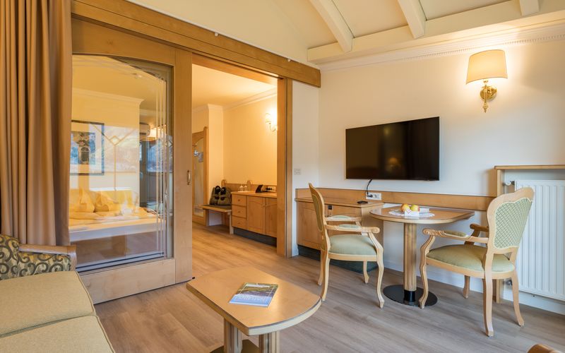 Familienfreundliches Hotel Funggashof mit Pool und Liegewiese in Südtirol